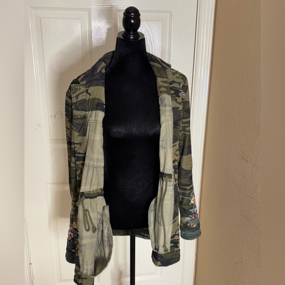 Johnny Was Raquel Military Camo Green Embroidered Corduroy Jacket M - Picture 6 of 11